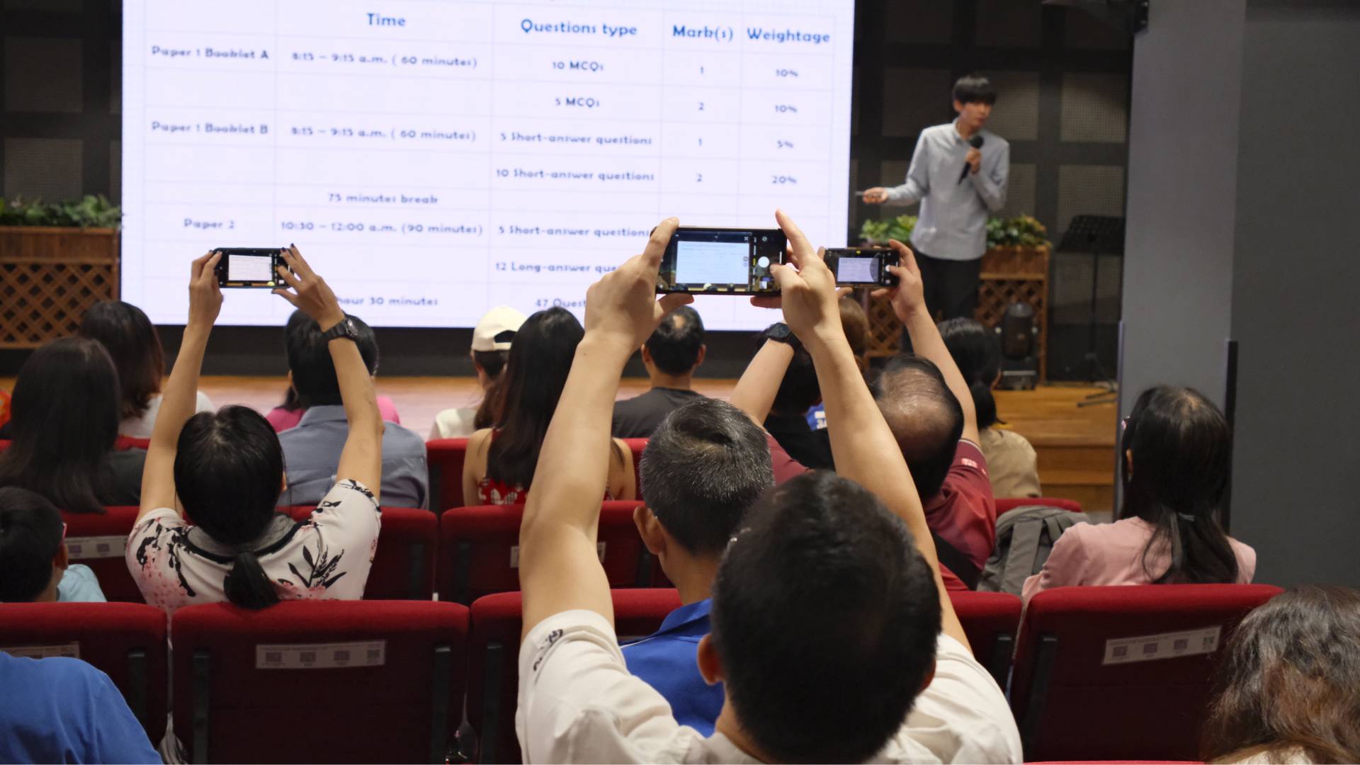 Seminar.jpg Seminar.jpg